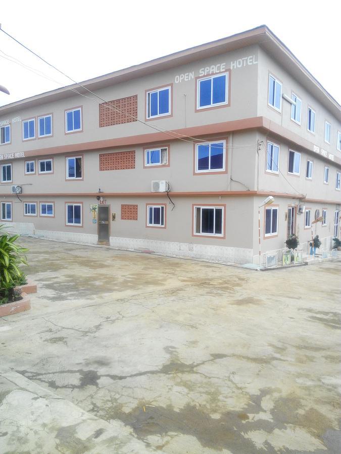 Open Space Hotel Kumasi Exterior photo